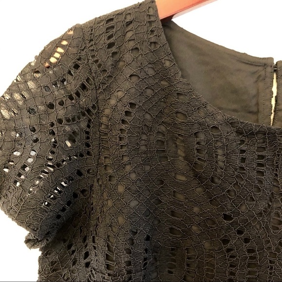 J. CREW Factory NWT Eyelet Lace Keyhole Back Top in Black Size 2 - Picture 6 of 11